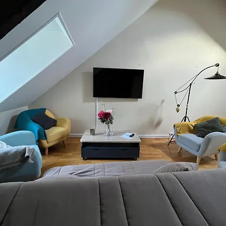 Les D'albatre, Le 44 *