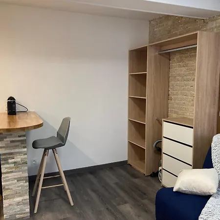Les D'albatre, Le 44 Apartment *