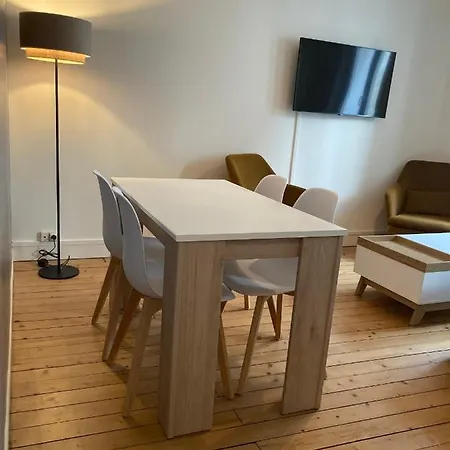 Les D'albatre, Le 44 *