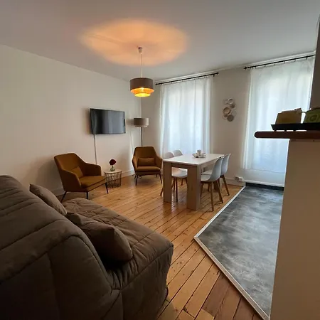 Daire Les D'albatre, Le 44 *