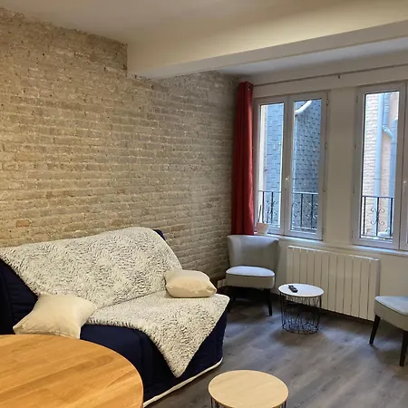 Les D'albatre, Le 44 *