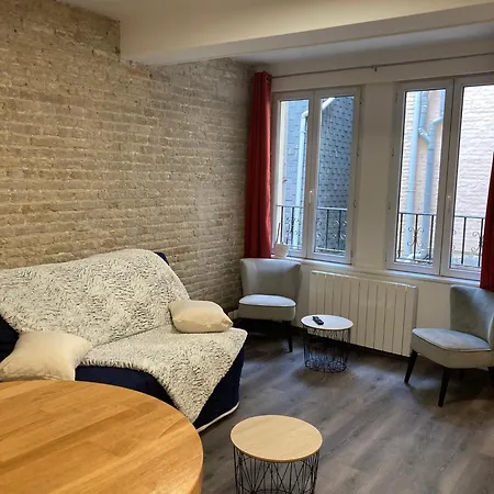 Les D'albatre, Le 44