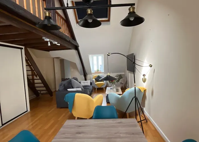 Les D'albatre, Le 44 Apartment
